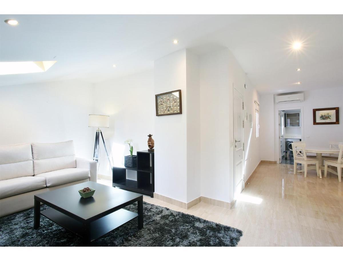 Apartamentos Unisierra Malaga Exterior photo