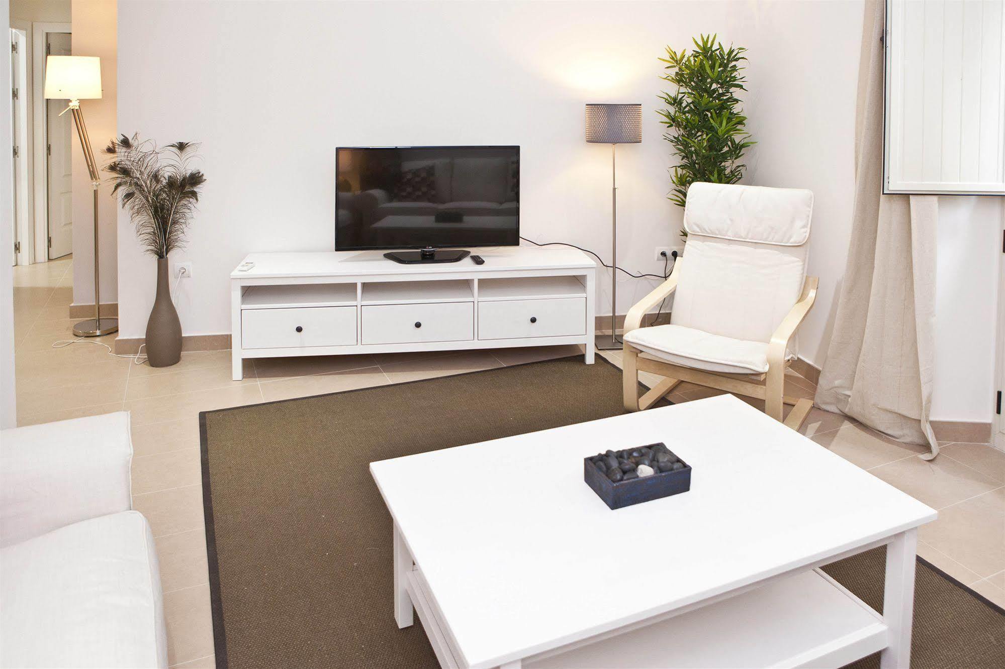 Apartamentos Unisierra Malaga Exterior photo