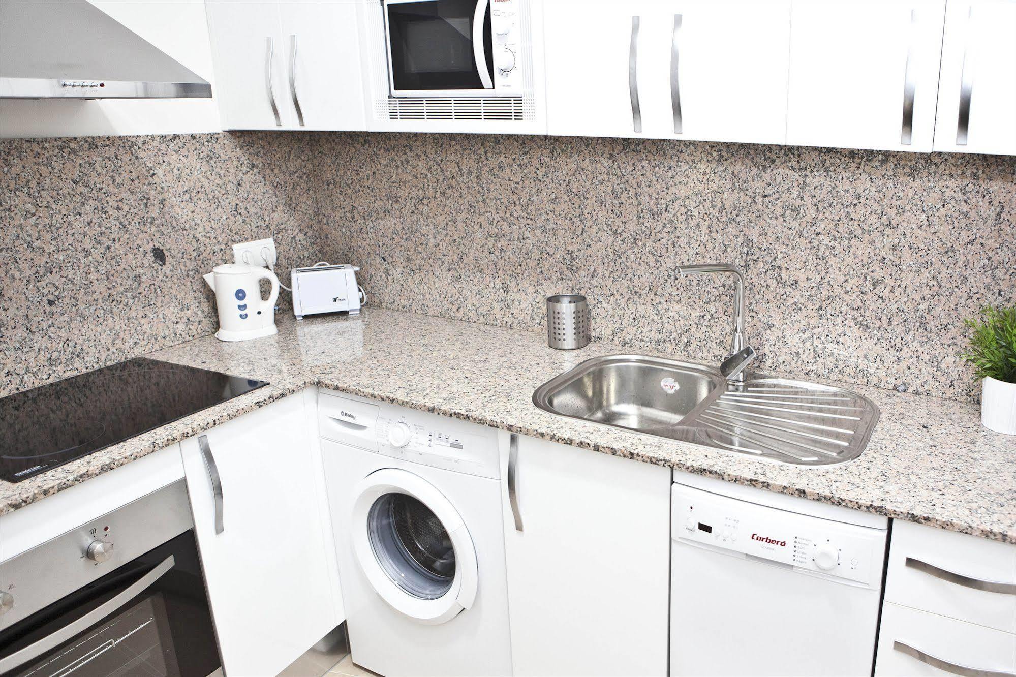 Apartamentos Unisierra Malaga Exterior photo